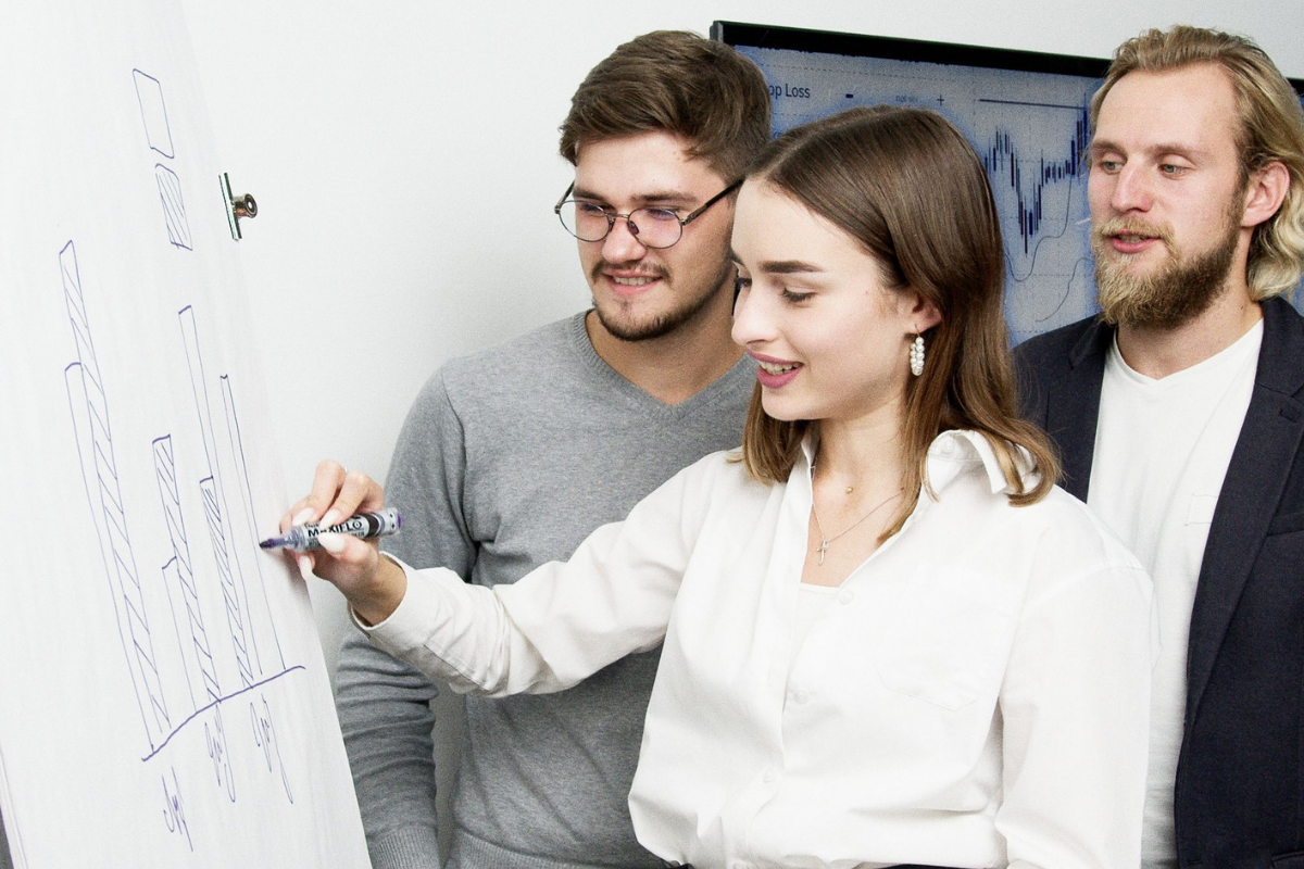 Photo représentant des stagiaires à une formation à la prospection commerciale
